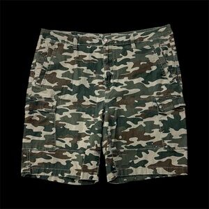 Eddie Bauer Camouflage Cargo Men Shorts 36